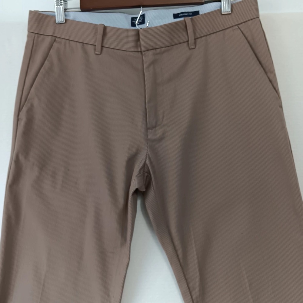 Gap Men's Khakis 32x34 Straight Leg Tailored Fit Flat Front - Picture 9 of 12